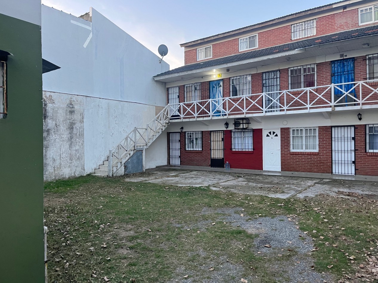 Duplex 3 ambientes - Calle 44 e/1 y 2 - V13