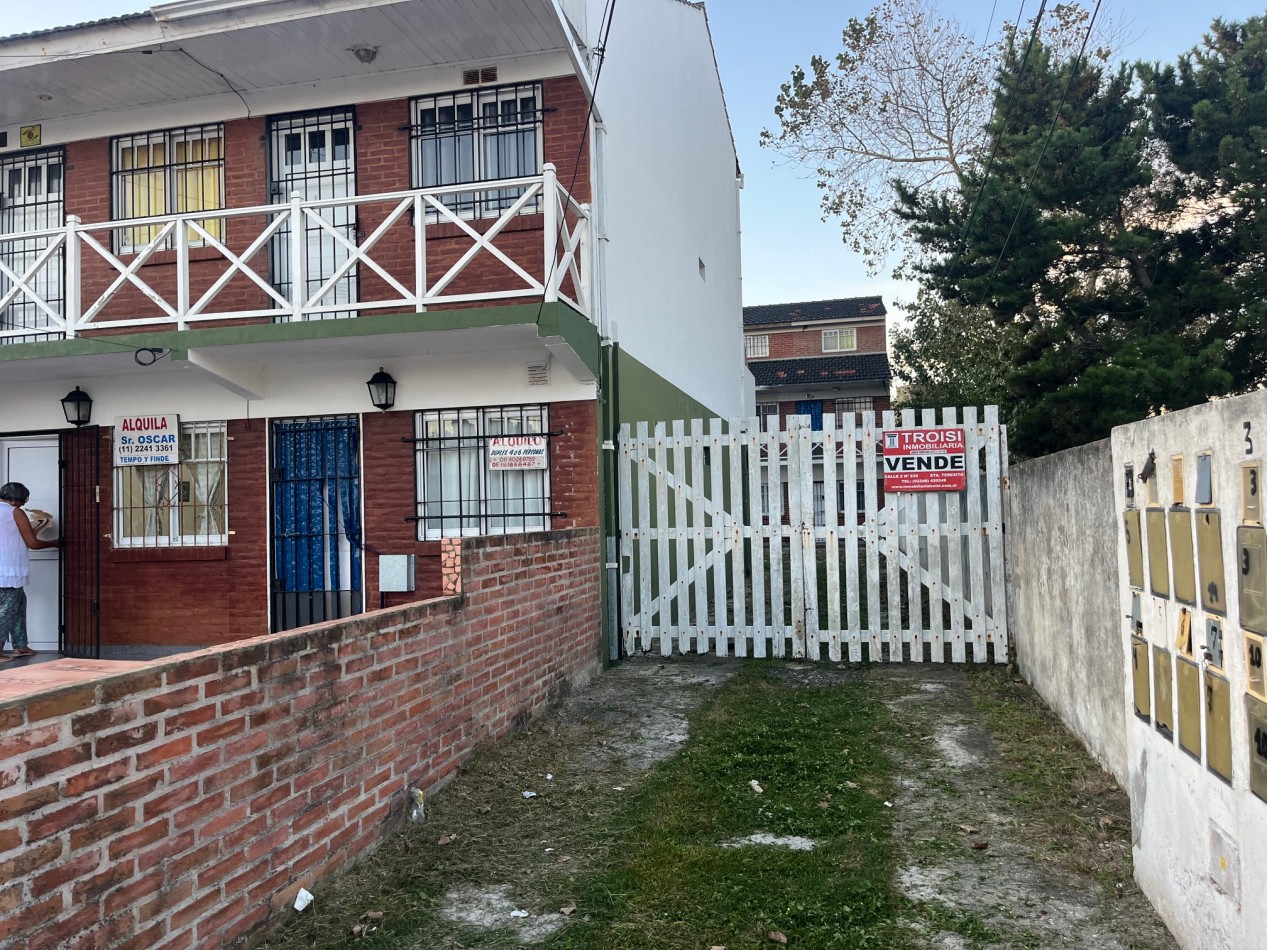 Duplex 3 ambientes - Calle 44 e/1 y 2 - V13