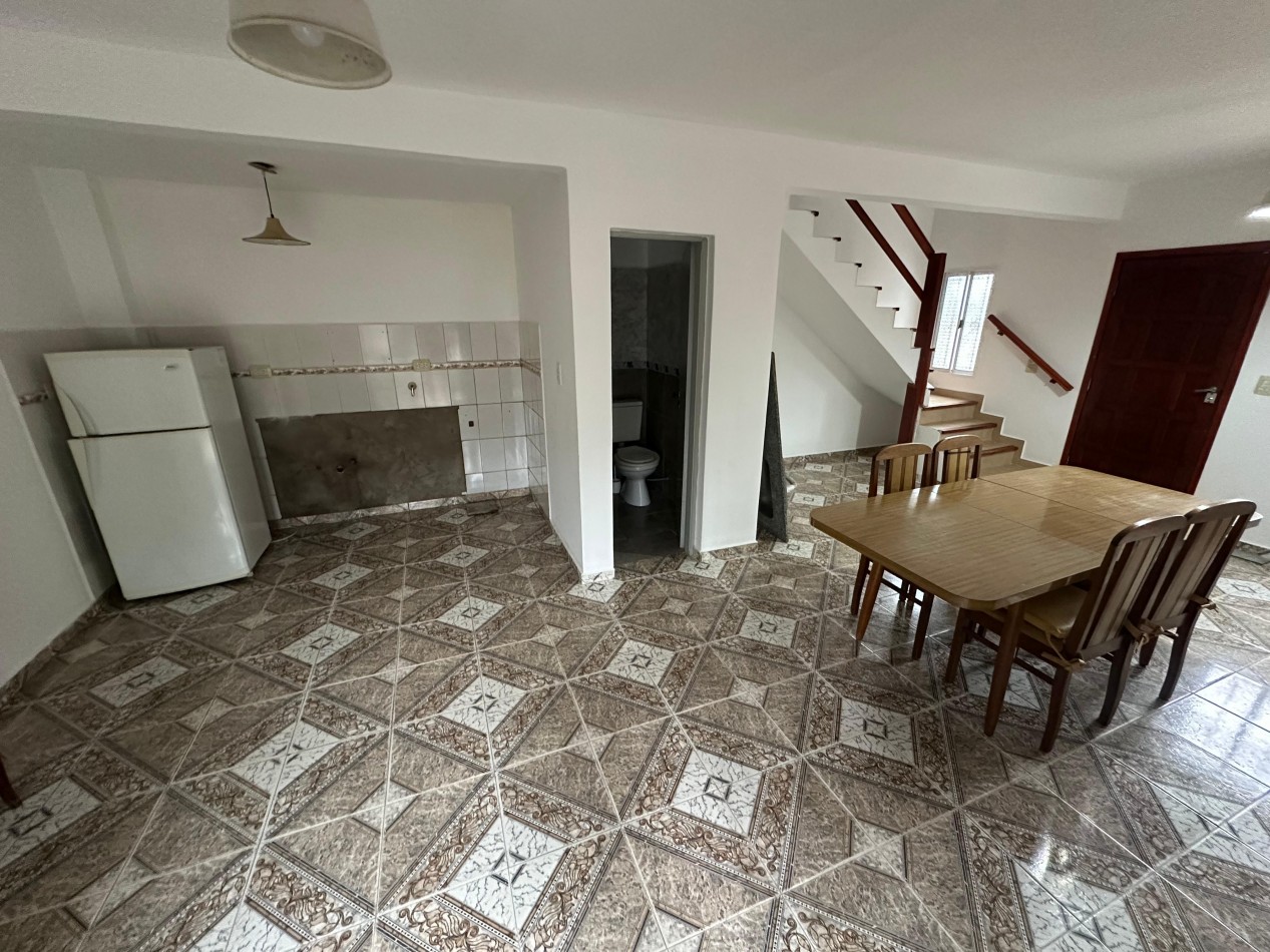 Duplex 3 ambientes - Calle 49 e/5 y 6 - V3A