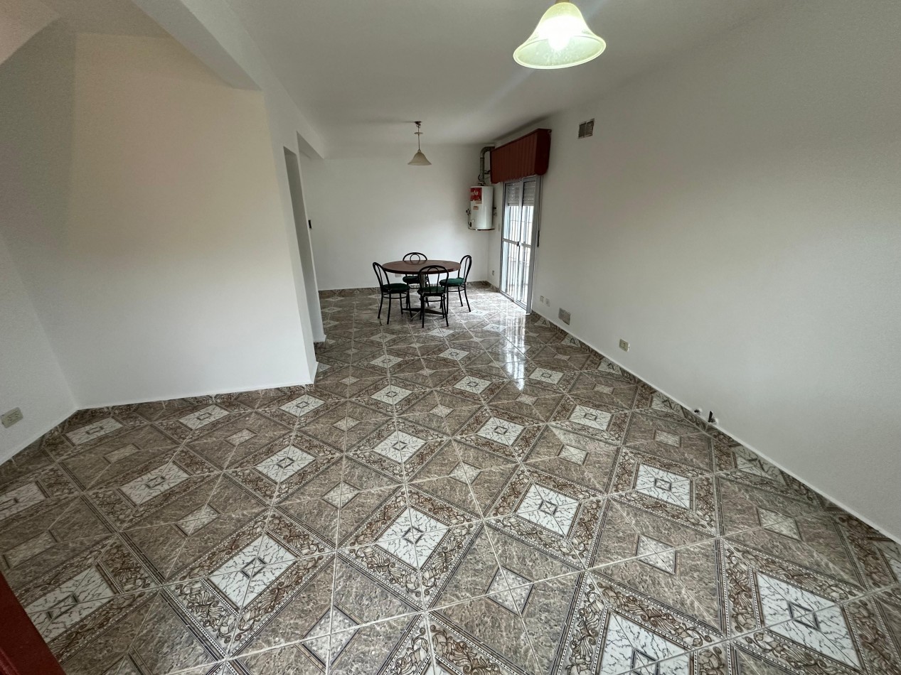 Duplex 3 ambientes - Calle 49 e/5 y 6 - V3B