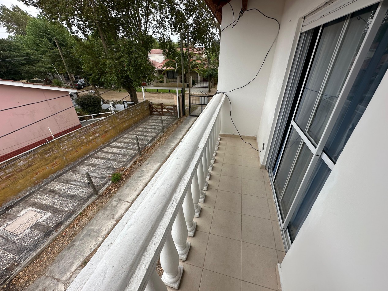 Duplex 3 ambientes - Calle 49 e/5 y 6 - V3B