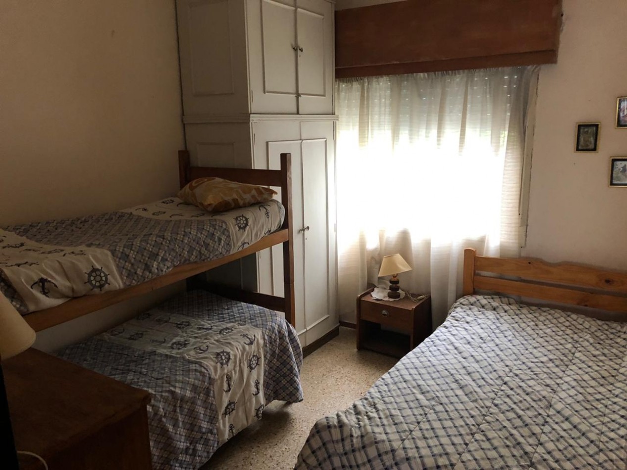 Chalet 3 ambientes - Calle 28 e/6 y 7 - V38