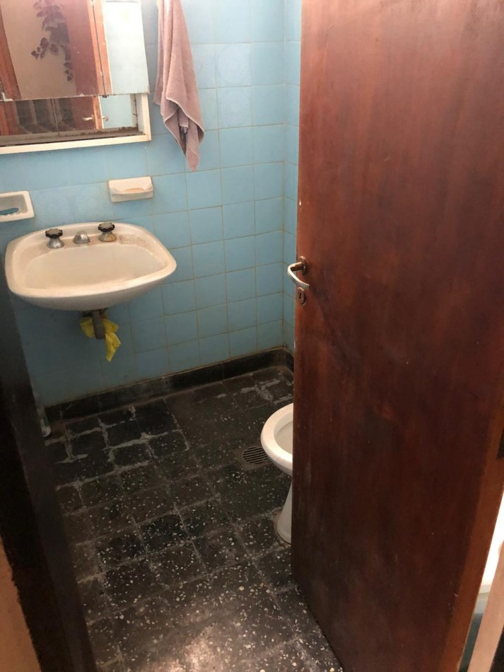 Chalet 3 ambientes - Calle 28 e/6 y 7 - V38