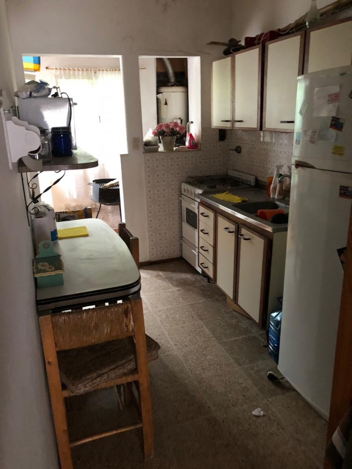 Chalet 3 ambientes - Calle 28 e/6 y 7 - V38