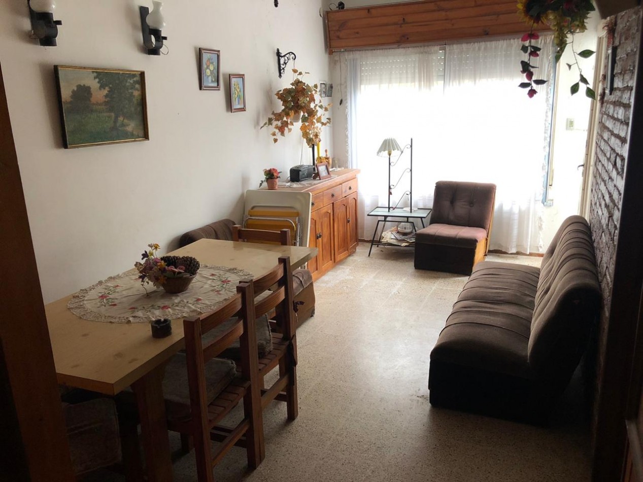 Chalet 3 ambientes - Calle 28 e/6 y 7 - V38