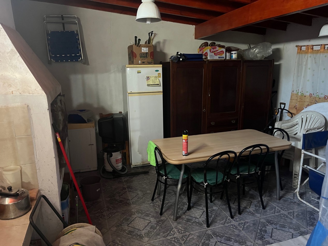 Chalet 4 ambientes - Calle 6 N°2048 e/ 47 y 48 - V5