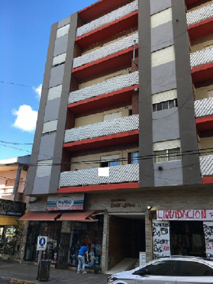 Depto. 2 ambientes - Calle 2 e/35 y 36 - V85