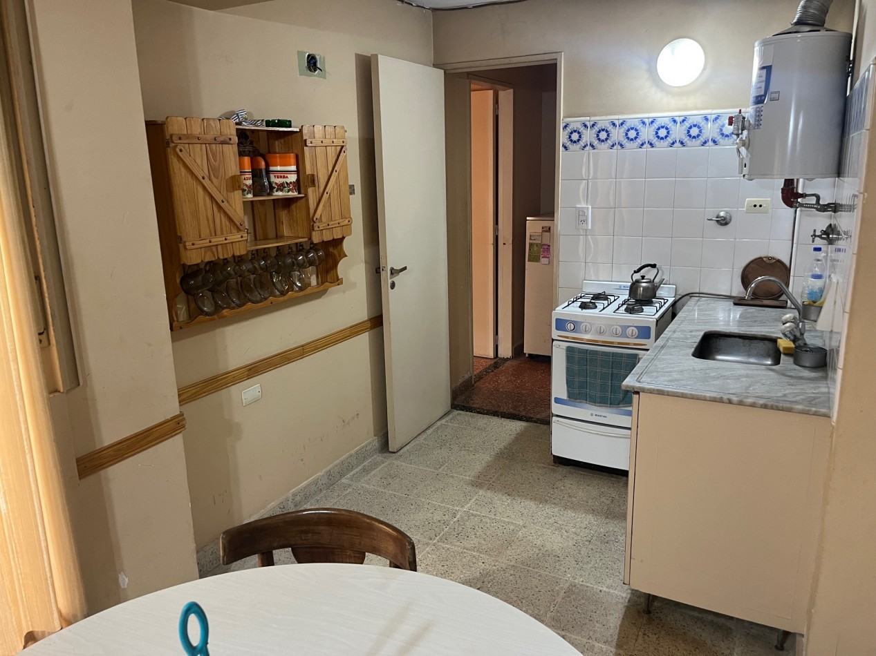 Depto. 2 ambientes - Calle 35 e/2 y 3 - V12