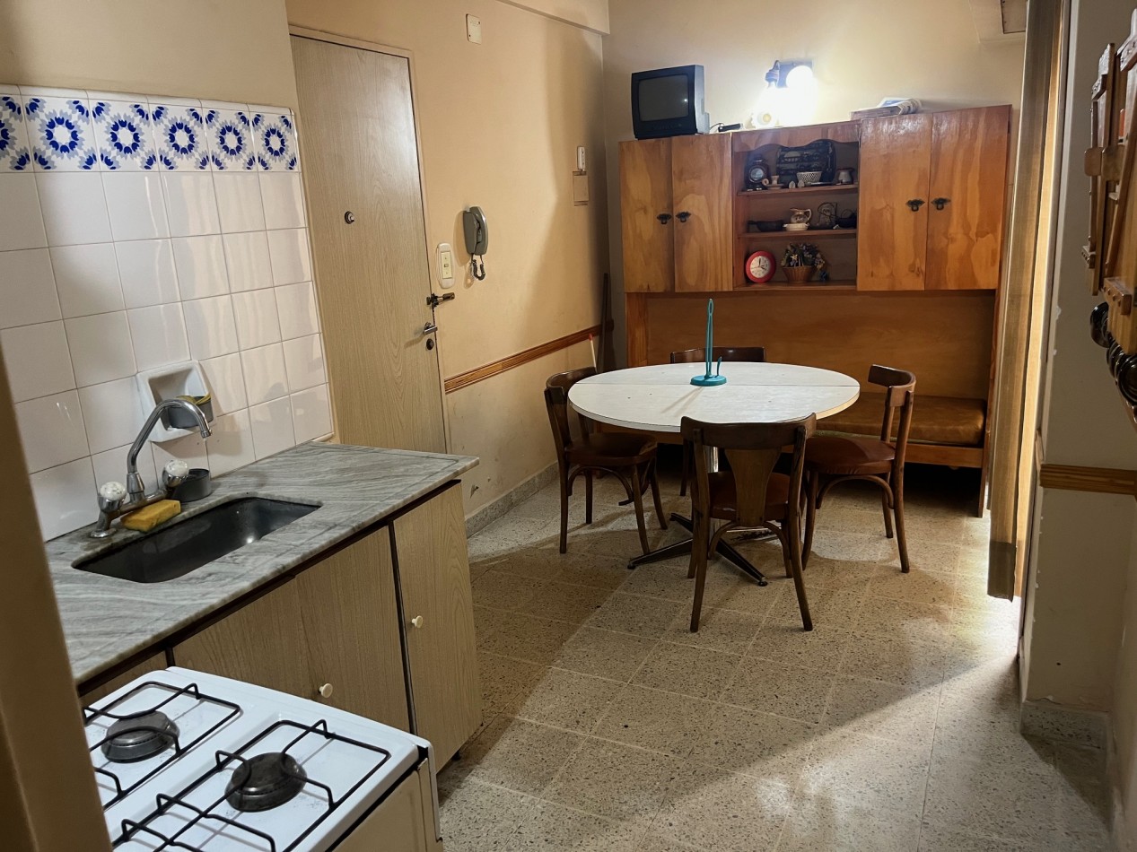 Depto. 2 ambientes - Calle 35 e/2 y 3 - V12