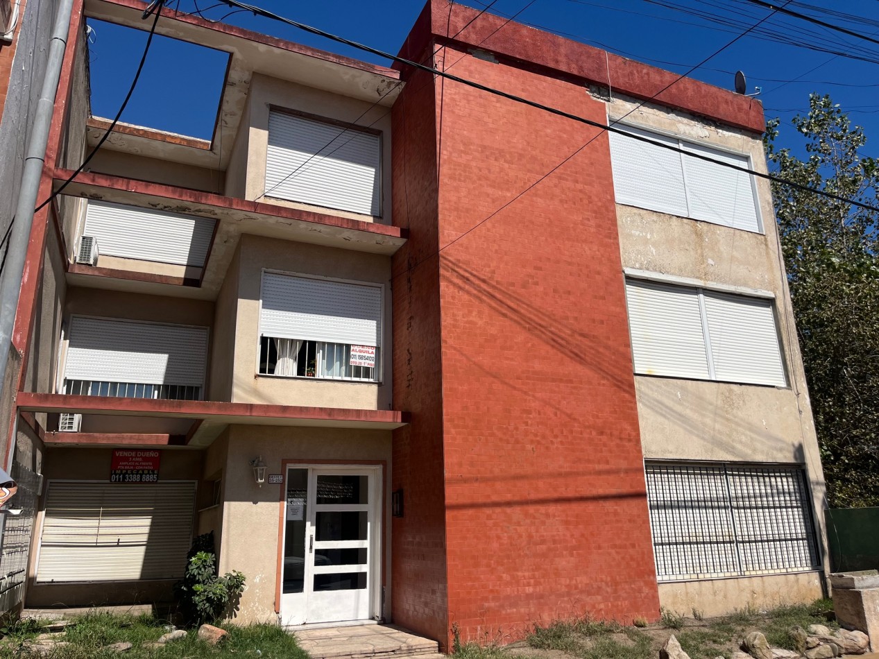 Depto. 2 ambientes - Calle 35 e/2 y 3 - V12