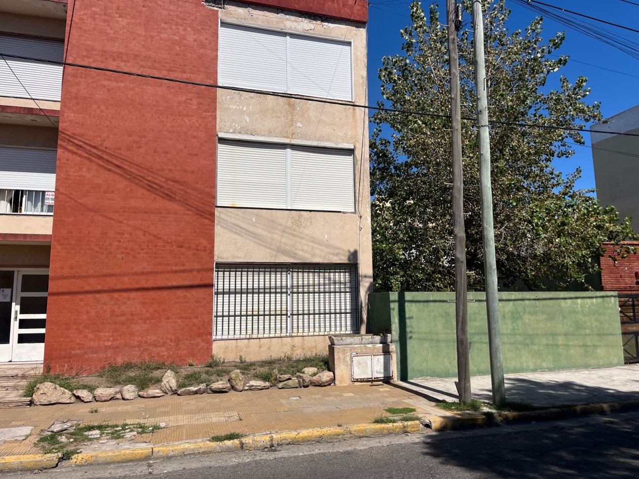 Depto. 2 ambientes - Calle 35 e/2 y 3 - V12
