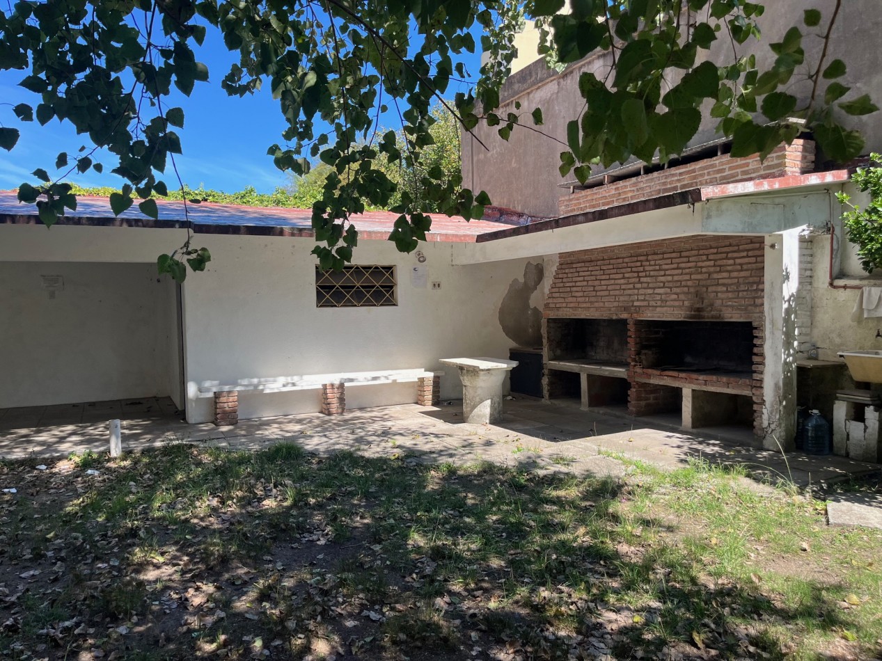 Depto. 2 ambientes - Calle 35 e/2 y 3 - V12