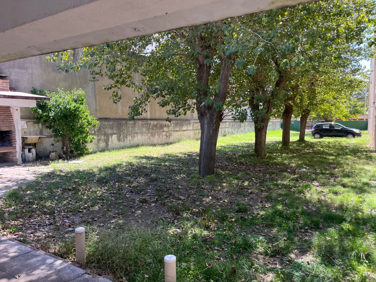 Depto. 2 ambientes - Calle 35 e/2 y 3 - V12