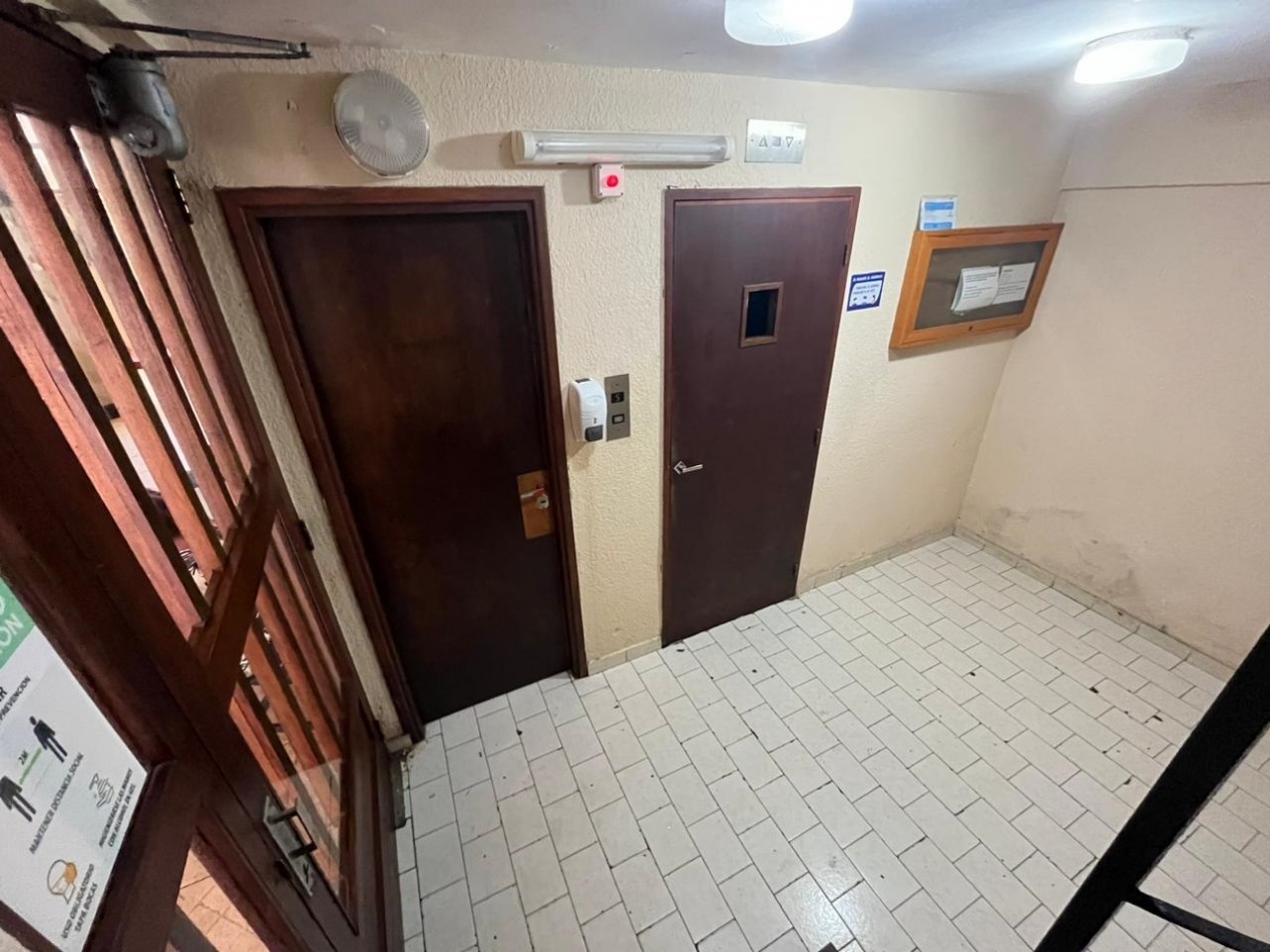 Depto. 2 ambientes - Calle 2 N°855 e/35 y 36 - V4