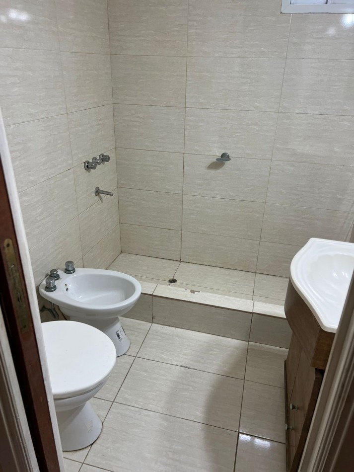 Duplex de 3 ambientes - Calle 64 e/1 y 2 - 642