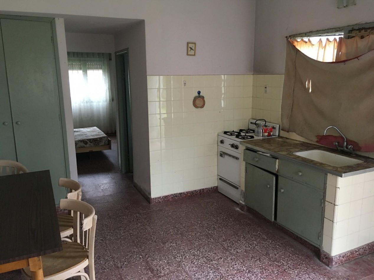 V44 - 2 Chalets de 2 ambientes - Calle 28 e/5 y 6
