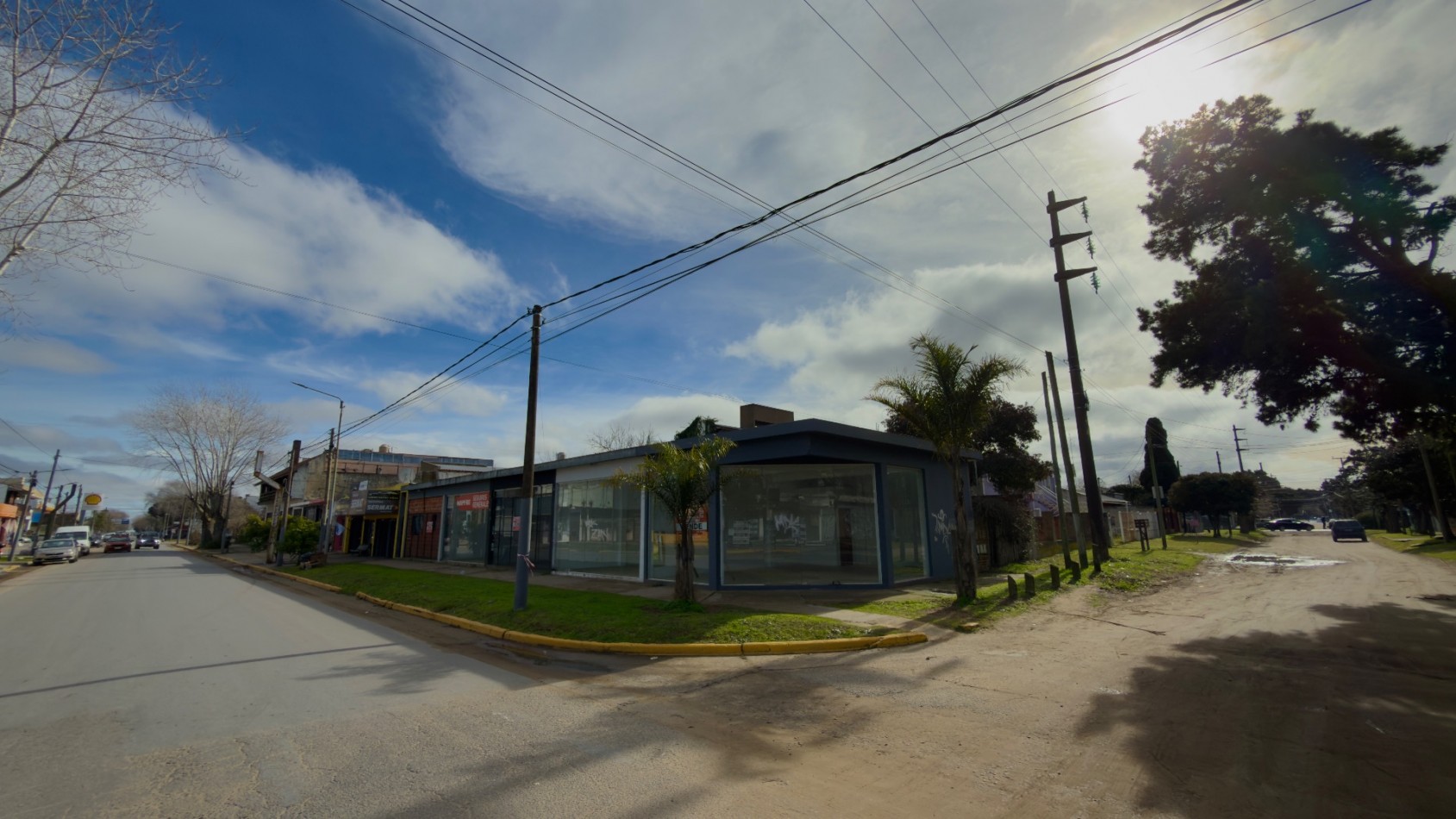 V28 - 5 locales - Calle 32 esq. 9 