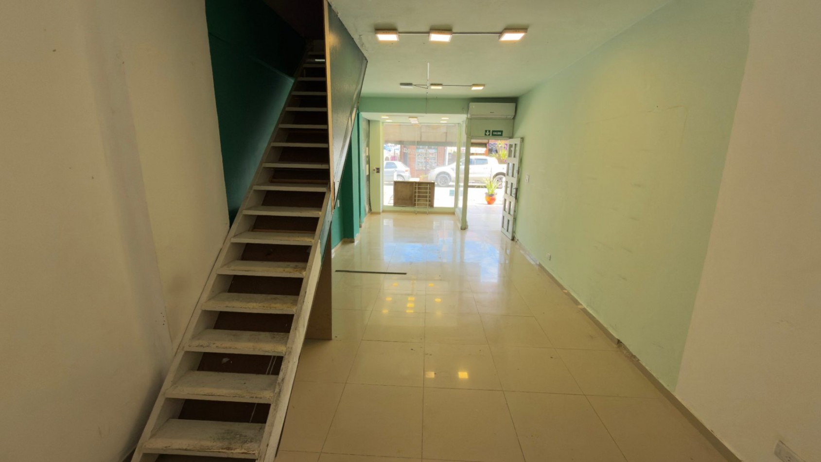 A16 - Local Calle 2 N°666 e/ 33 y 34