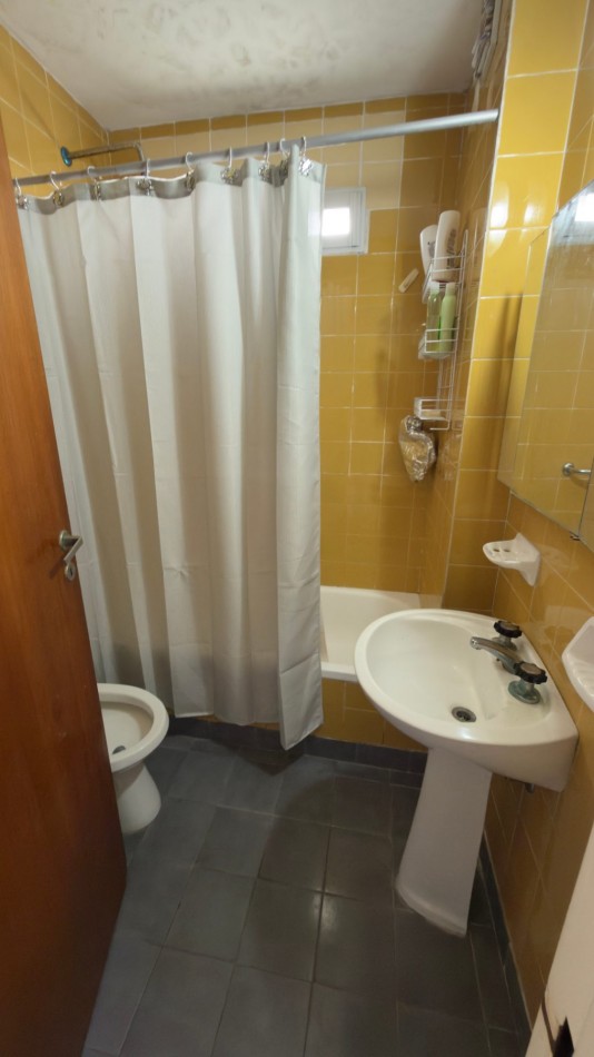 V7 - Departamento 2 y 1/2 Ambientes con Cochera - Calle Costanera N°1165
