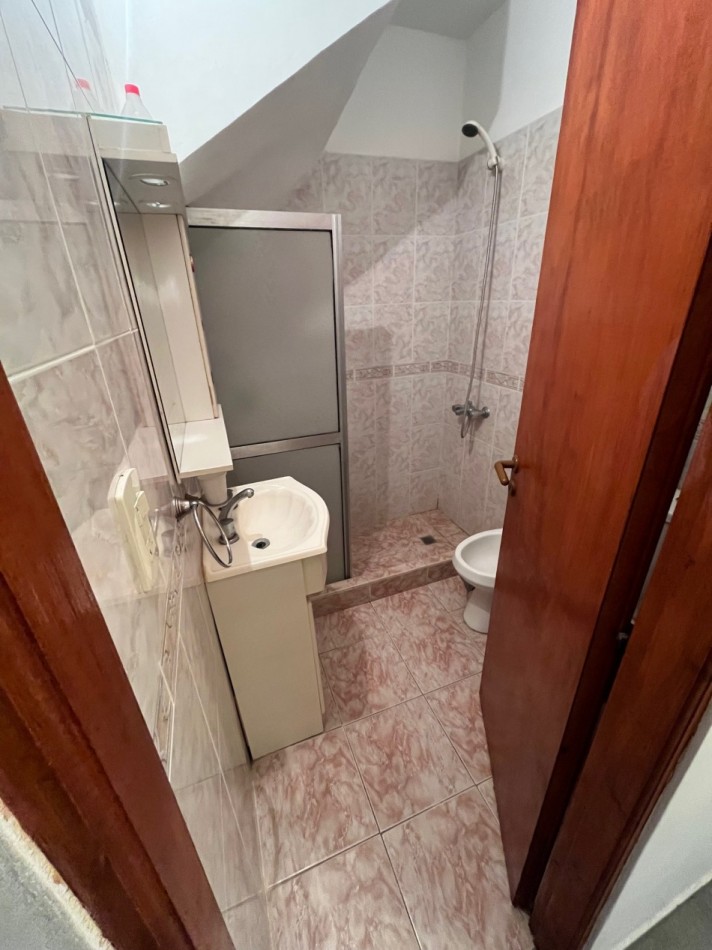 Duplex 3 ambientes - Calle 44 e/1 y 2 - V13