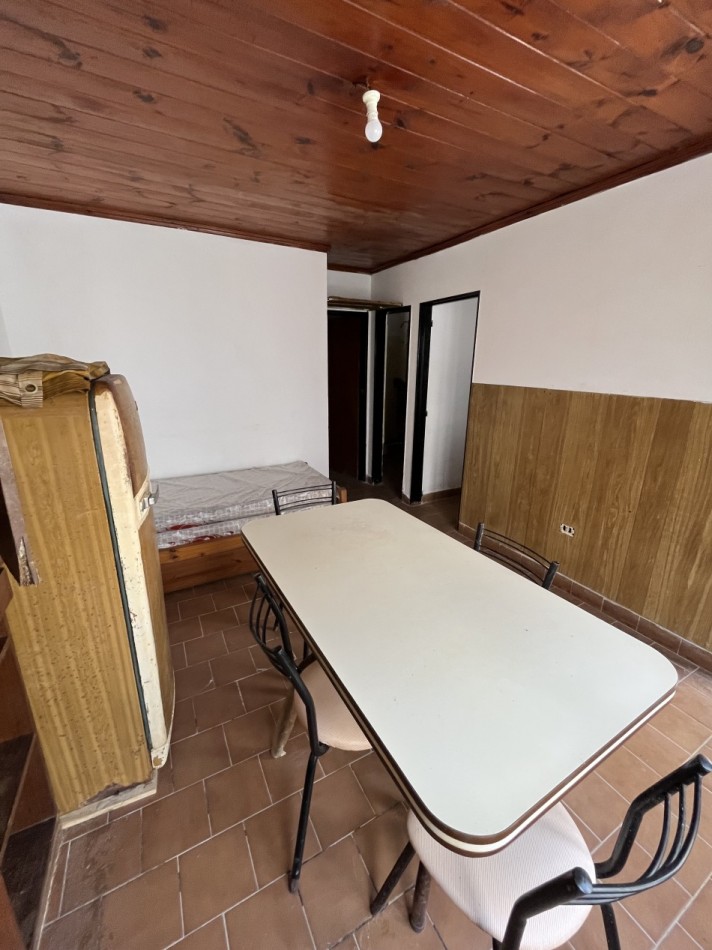 Depto. 2 ambientes tipo chalet - Calle 3 N°1212 e/39 y 40 - V61B
