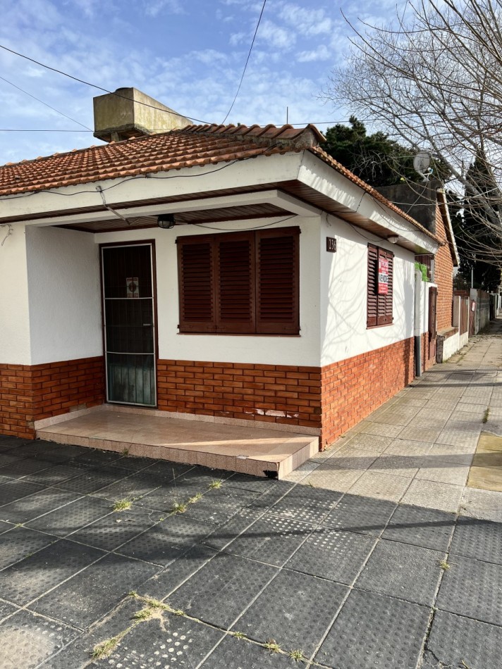 Chalet 3 ambientes - Calle 48 e/2 y 3 - V22