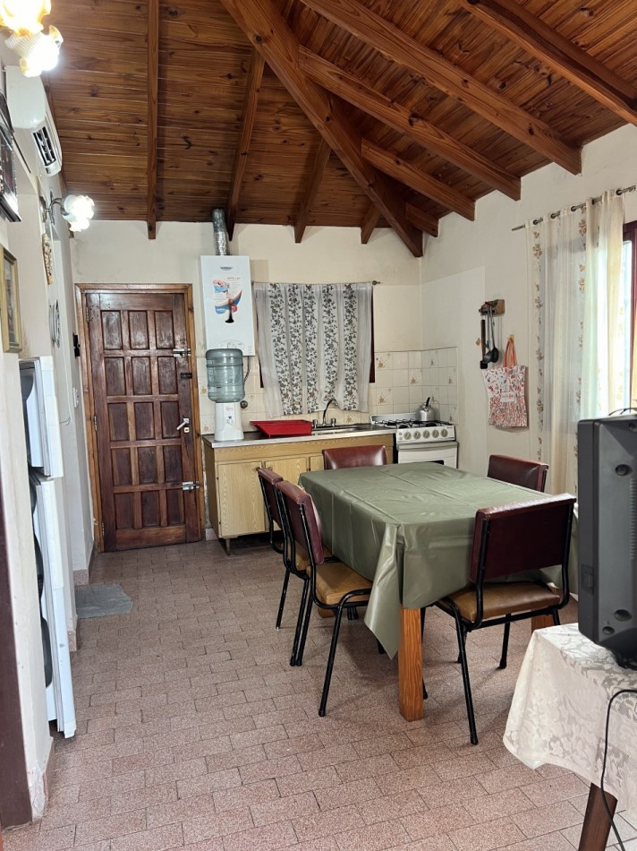 Chalet 3 ambientes - Calle 48 e/2 y 3 - V22