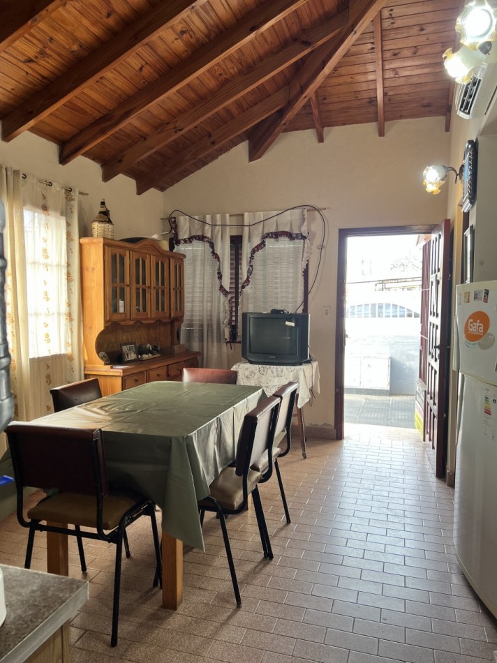 Chalet 3 ambientes - Calle 48 e/2 y 3 - V22