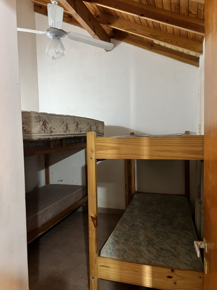 Chalet 3 ambientes - Calle 48 e/2 y 3 - V22
