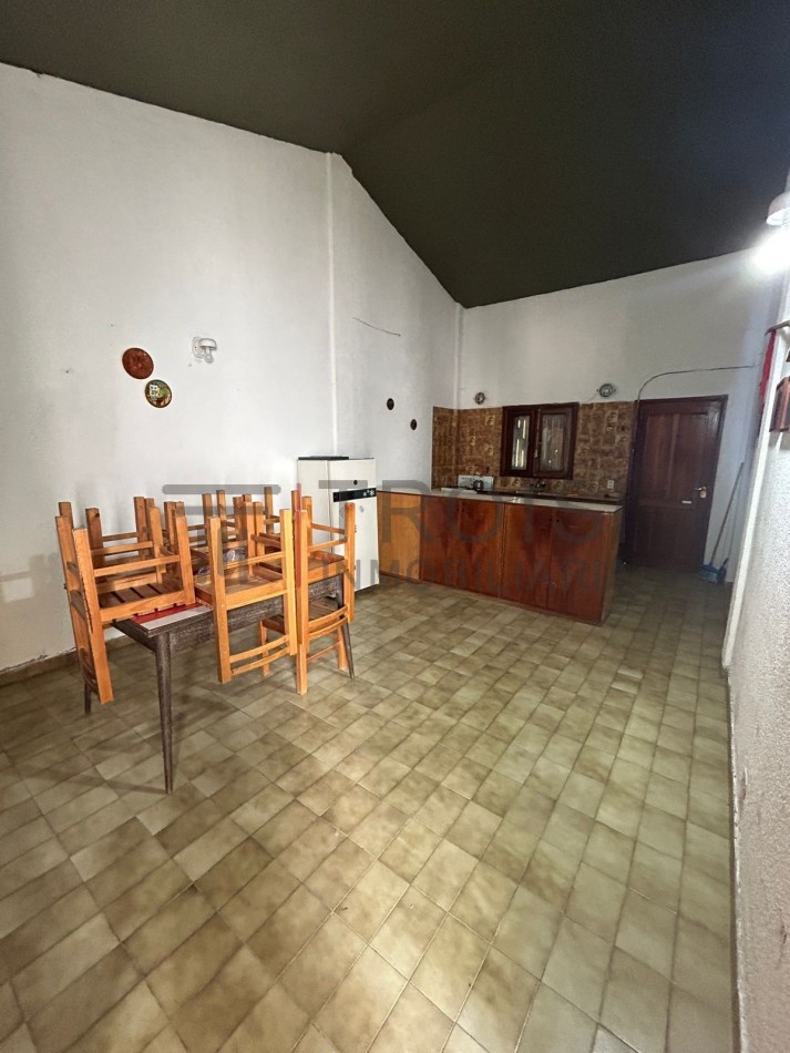 V21 - Chalet 3 ambientes + Depto. 2 ambientes - Calle 7 e/52 y 53