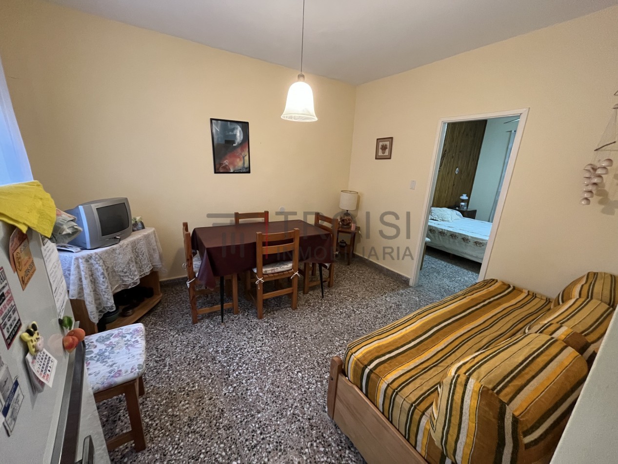 V71 - Depto. 2 ambientes - Calle 33 e/2 y 3