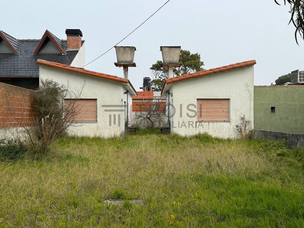 V44 - 2 Chalets de 2 ambientes - Calle 28 e/5 y 6