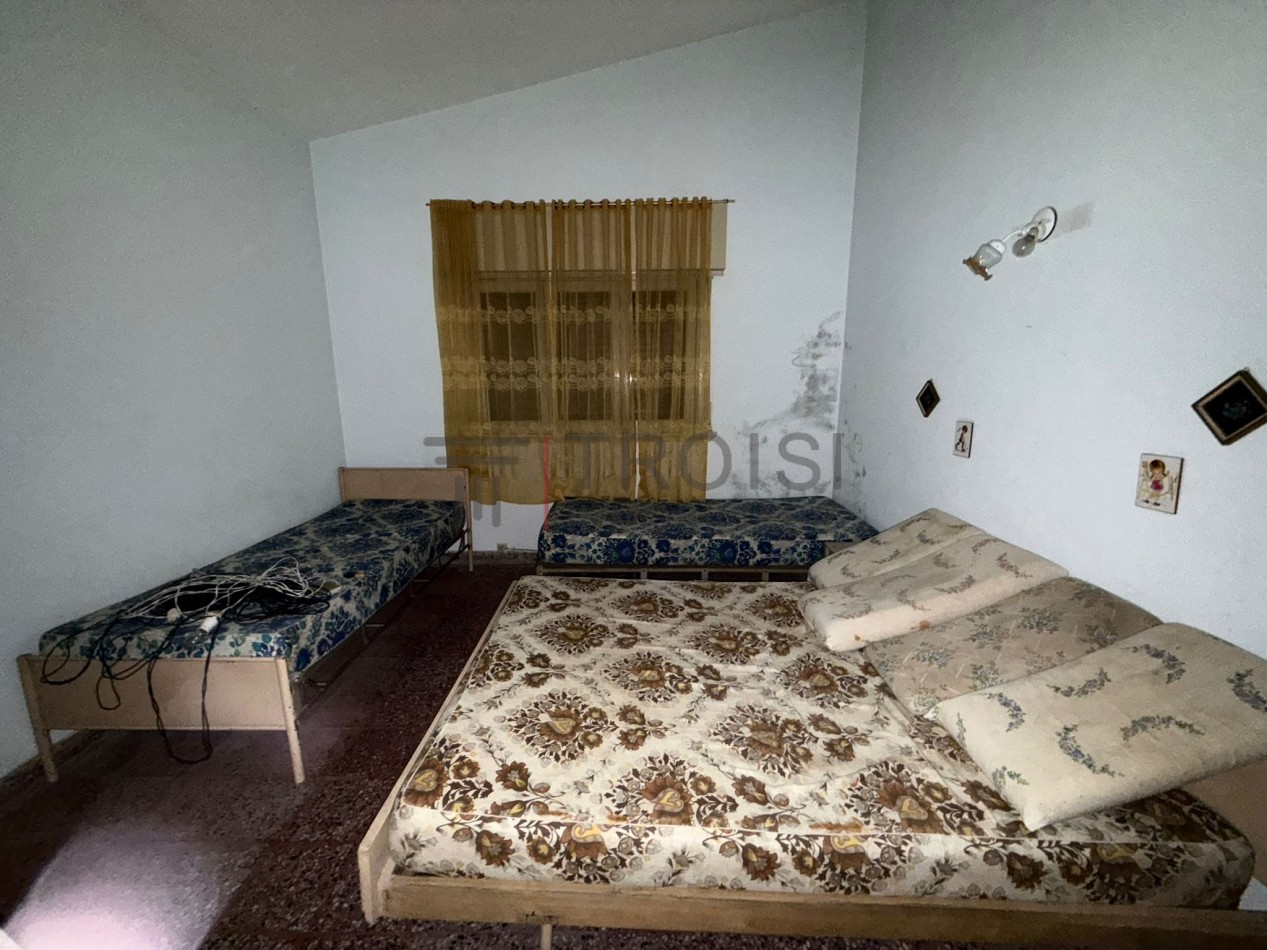 V44 - 2 Chalets de 2 ambientes - Calle 28 e/5 y 6