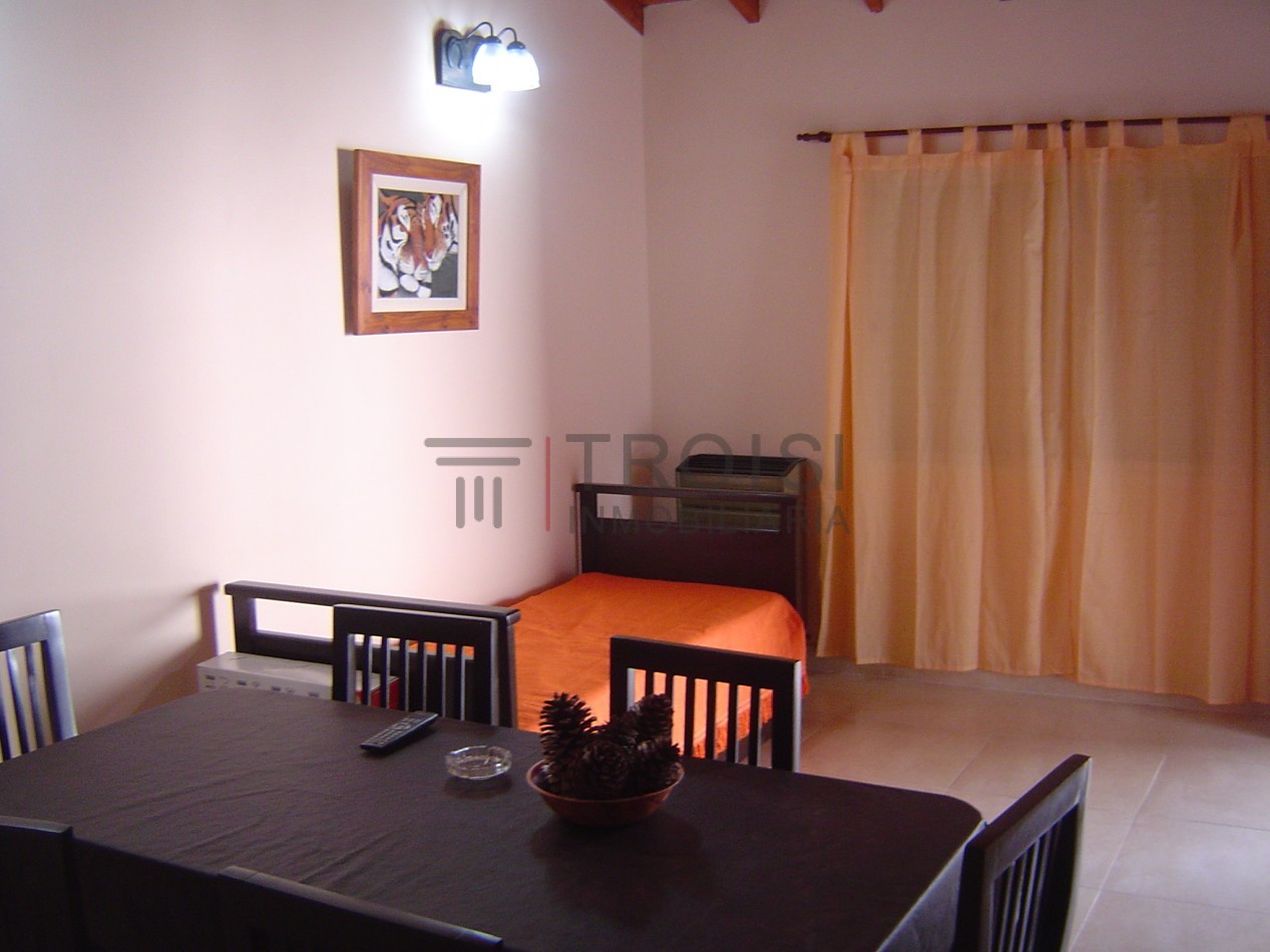 643 - Chalet de 3 ambientes - Calle 64 e/1 y 2