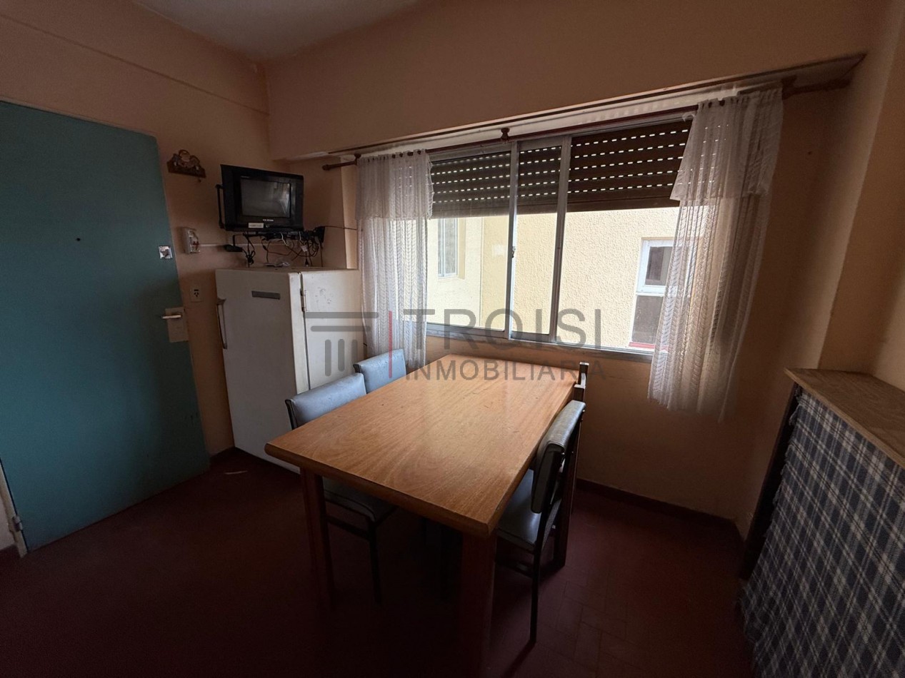 V76 - Depto. 2 ambientes - Calle 2 e/37 y 38