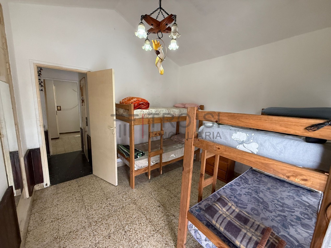V54 - Chalet 3 ambientes + 2 departamentos  - Calle 5 e/30 y 31