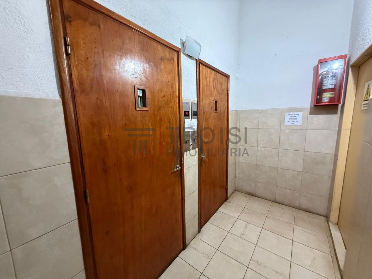 V76 - Depto. 2 ambientes - Calle 2 e/37 y 38