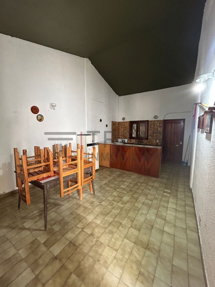V21 - Chalet 3 ambientes + Depto. 2 ambientes - Calle 7 e/52 y 53