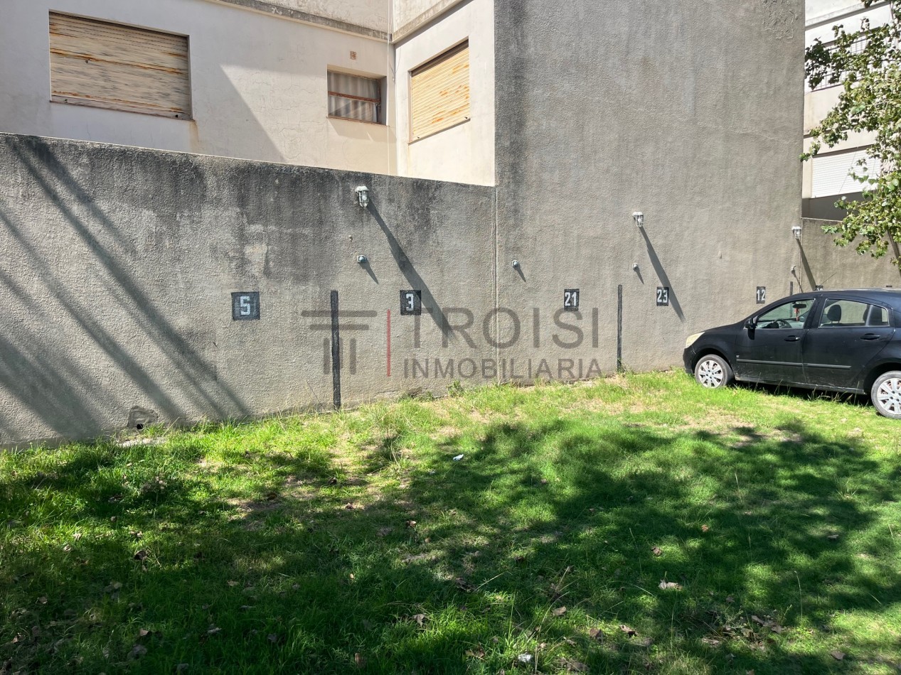 V12 - Depto. 2 ambientes - Calle 35 e/2 y 3
