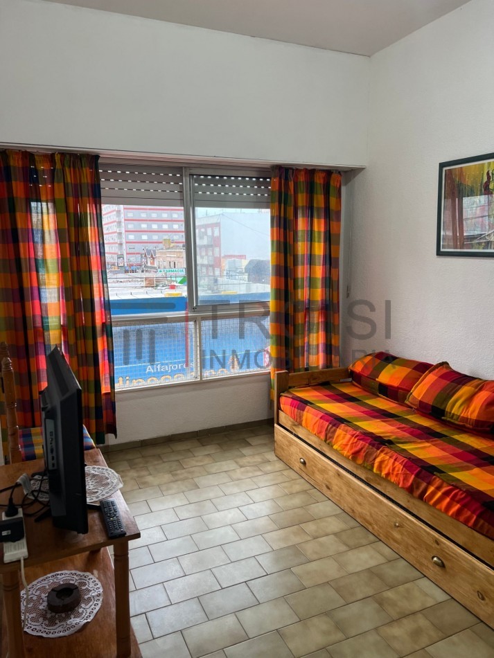 V17 - DEPARTAMENTO - 2 AMBIENTES - Calle 34 N°202 Esq. 2 - 2° piso