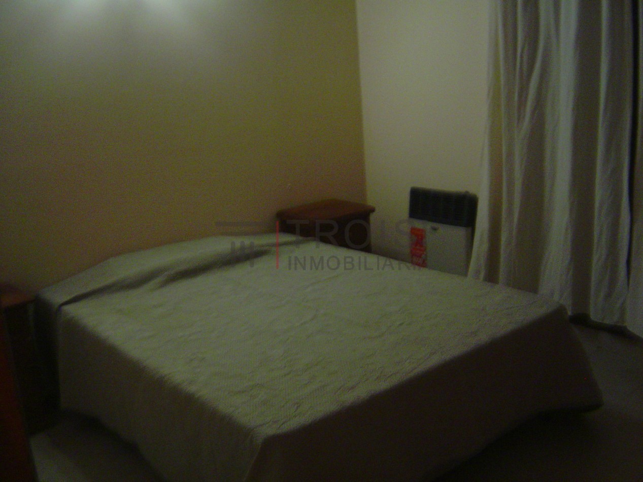 V23 - Depto. 2 ½ amb - Av. 32 e/7 y 8