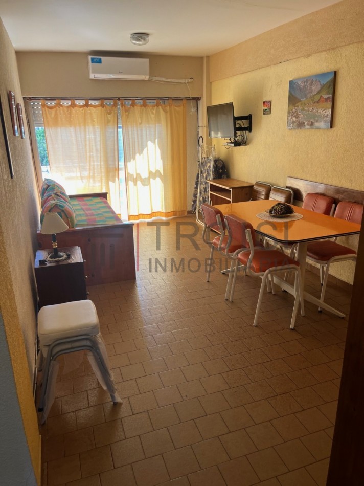 V15 - Depto. 2 ambientes - Calle 43 e/2 y 3