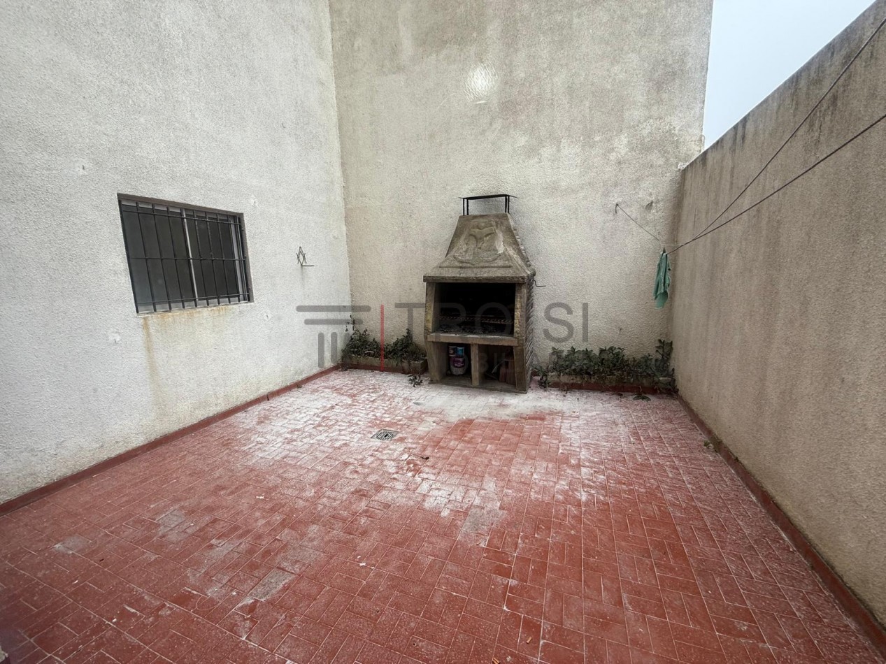 V6 - Depto. 2 ambientes - Calle 2 e/35 y 36