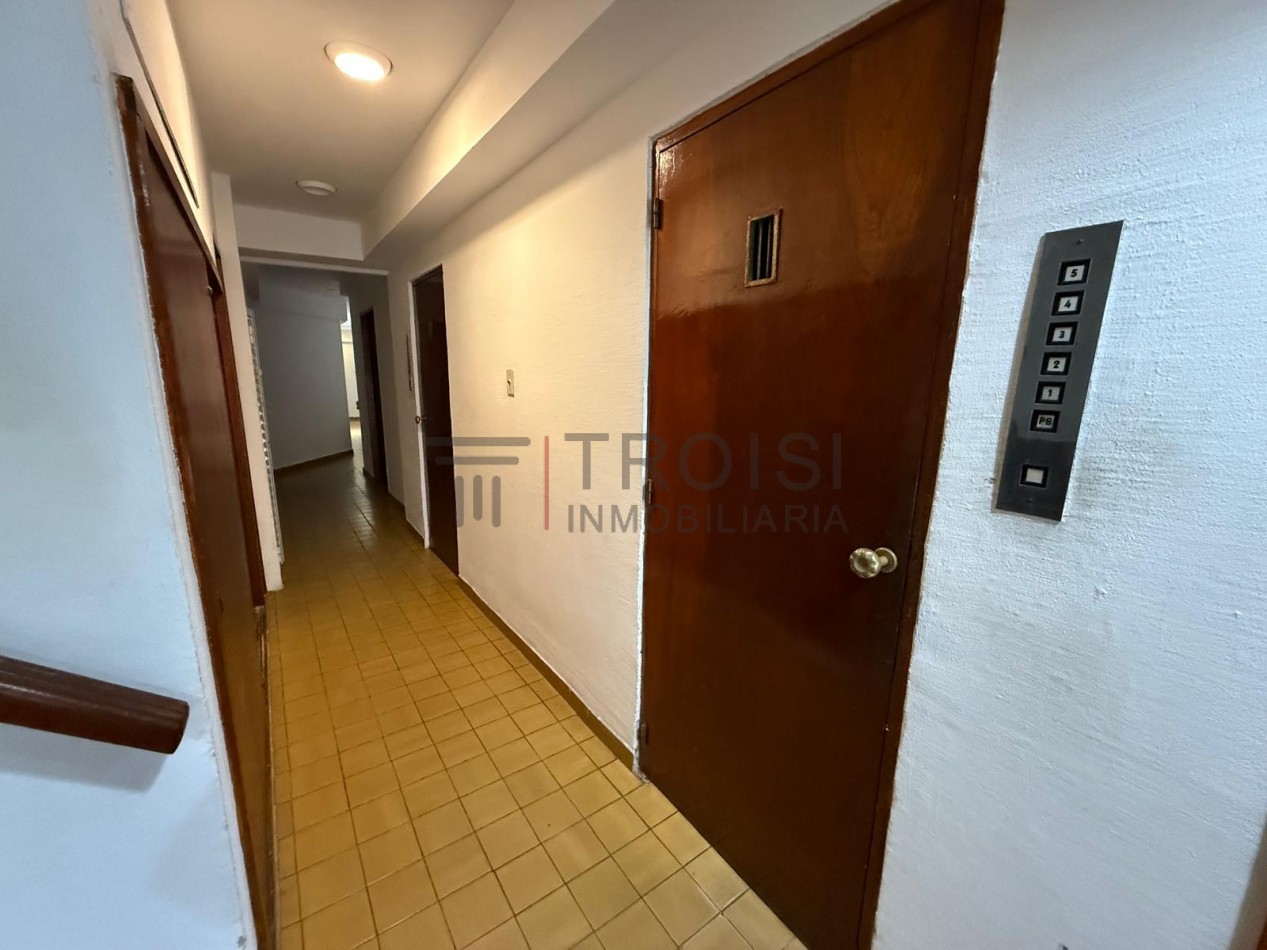 V6 - Depto. 2 ambientes - Calle 2 e/35 y 36