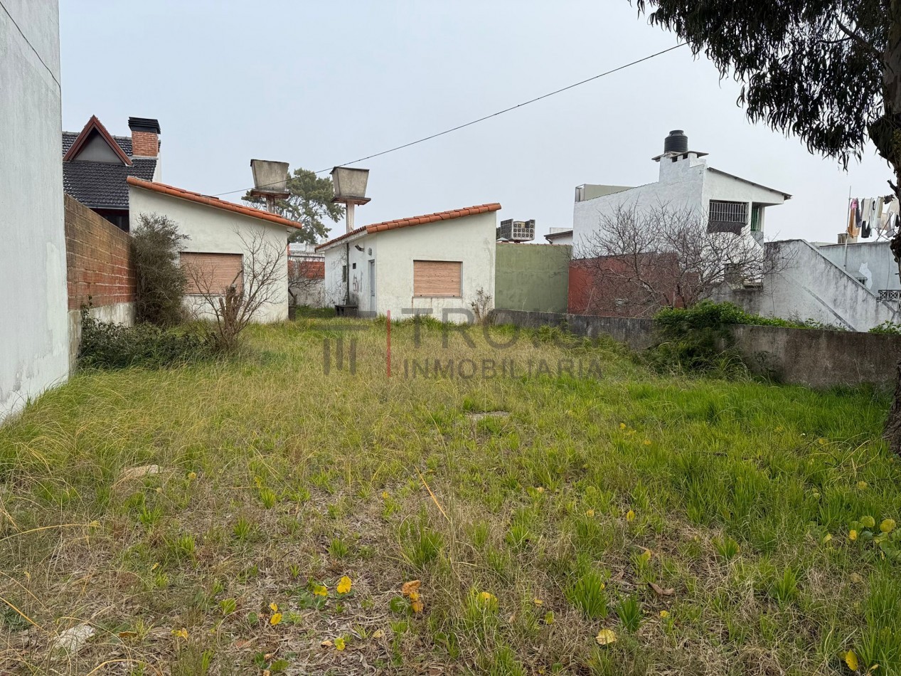 V44 - 2 Chalets de 2 ambientes - Calle 28 e/5 y 6