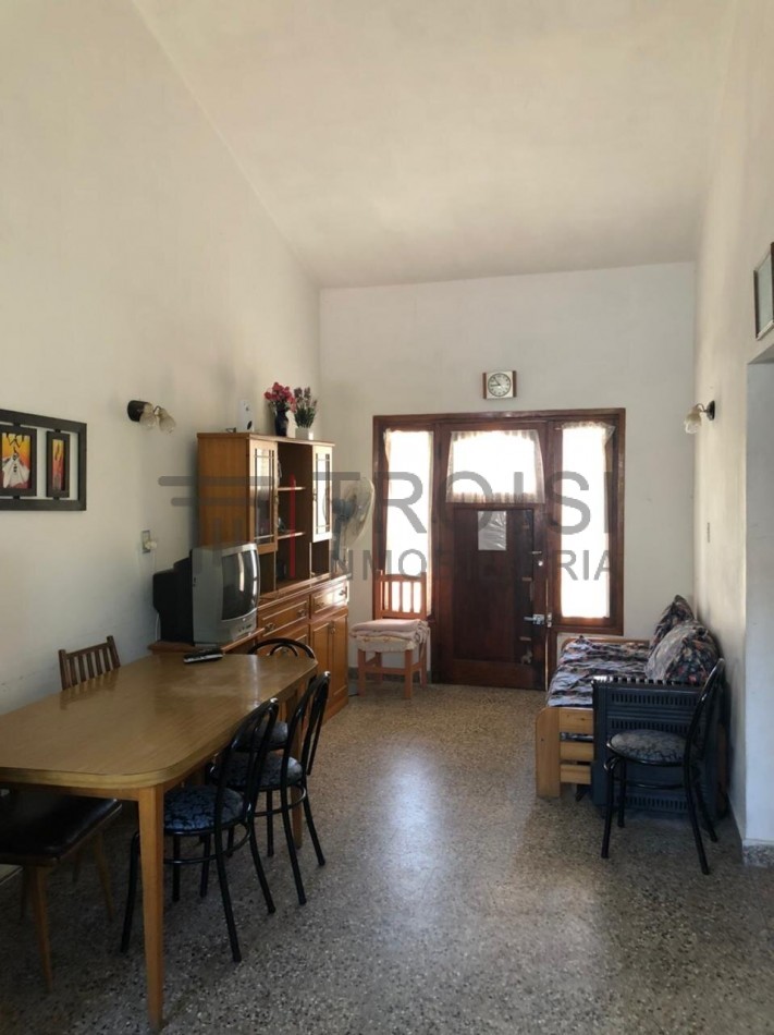 V42 - Chalet 3 ambientes - Calle 35 e/ 7 y 8
