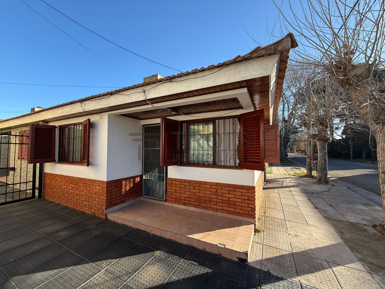 V22 - Chalet 3 ambientes - Calle 48 e/ 2 y 3