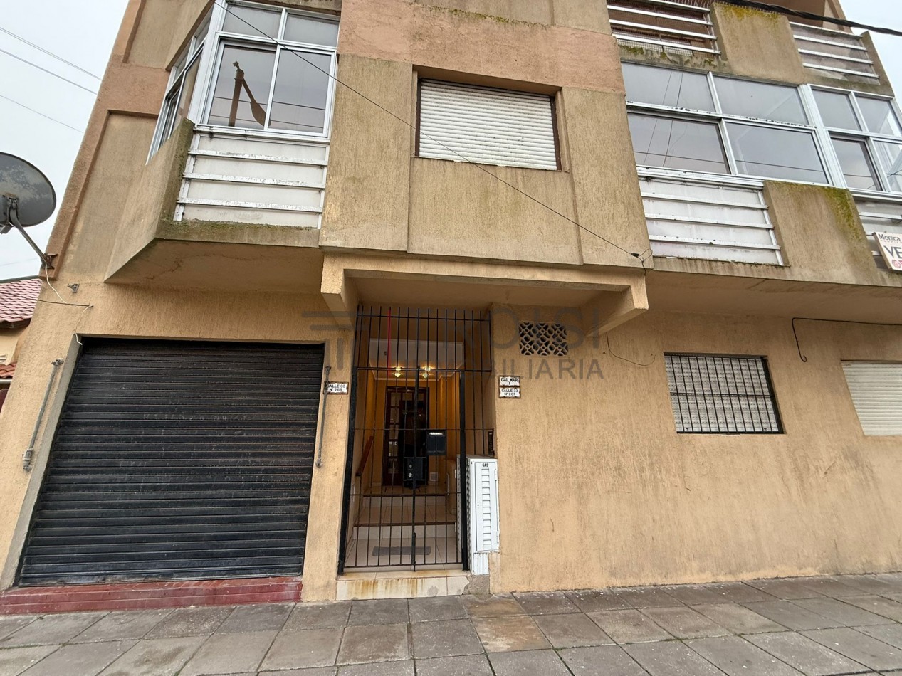 V52 - Depto. 2 ambientes - Calle 33 e/2 y 3