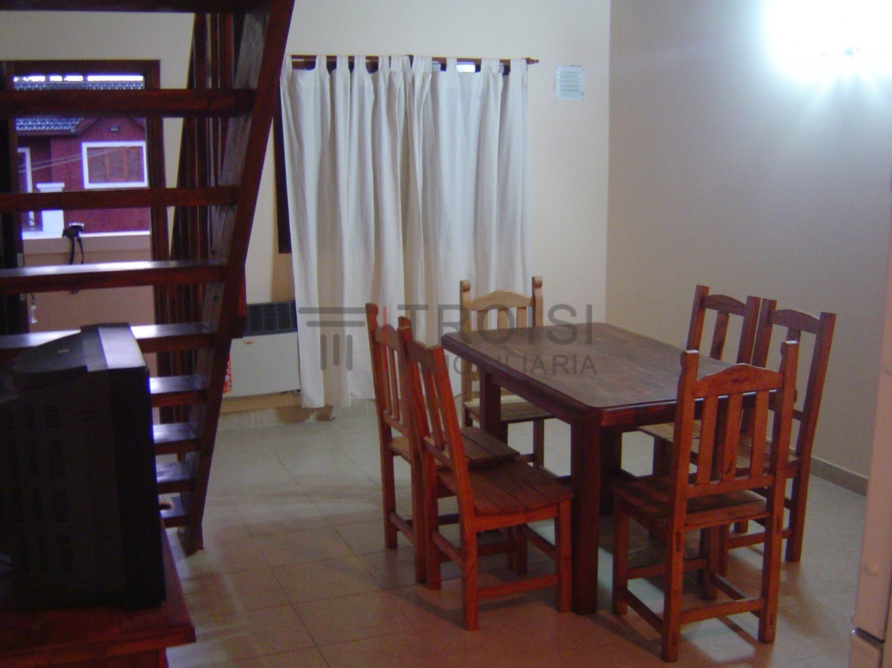 V23 - Depto. 2 ½ amb - Av. 32 e/7 y 8