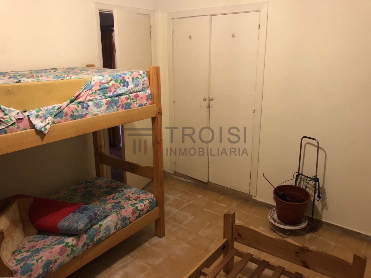V73 - Chalet 4 ambientes - Calle 3 e/33 y 34